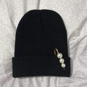 ALDO beanie with pearl pin detail